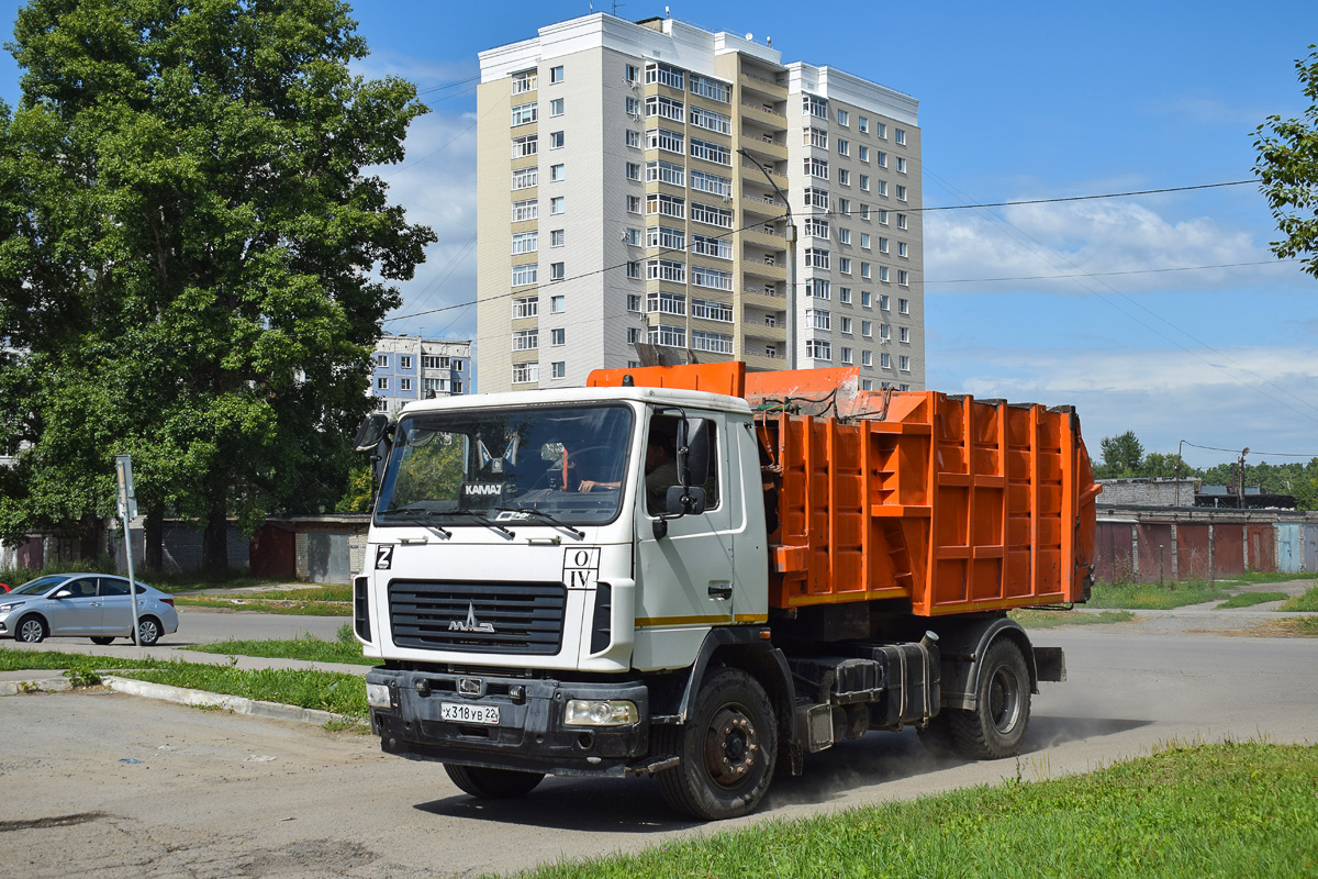 Алтайский край, № Х 318 УВ 22 — МАЗ-5340B2