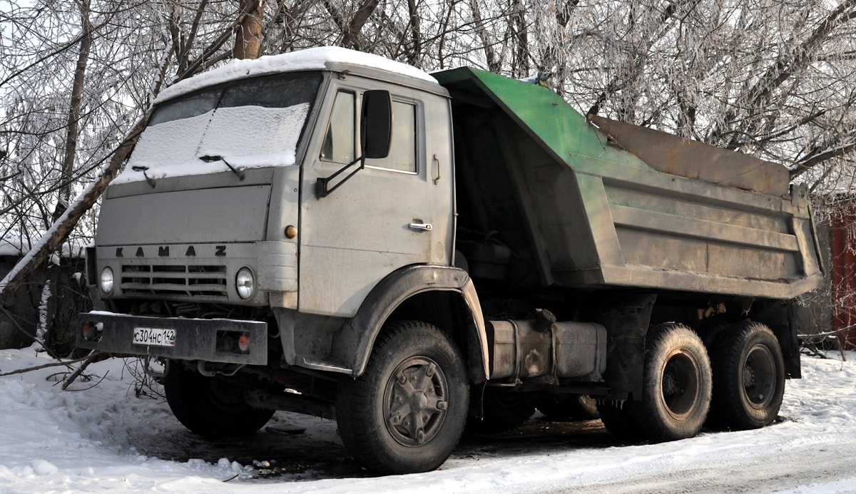 Кемеровская область, № С 304 НС 142 — КамАЗ-55111 [551110]