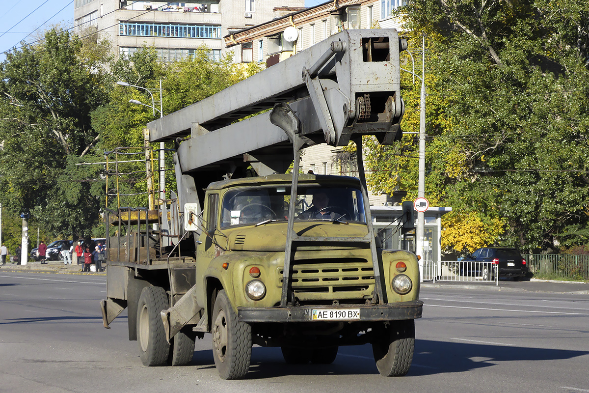 Днепропетровская область, № АЕ 8190 ВХ — ЗИЛ-431412