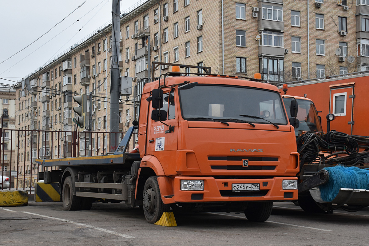 Москва, № О 245 УЕ 799 — КамАЗ-4308 (общая модель)