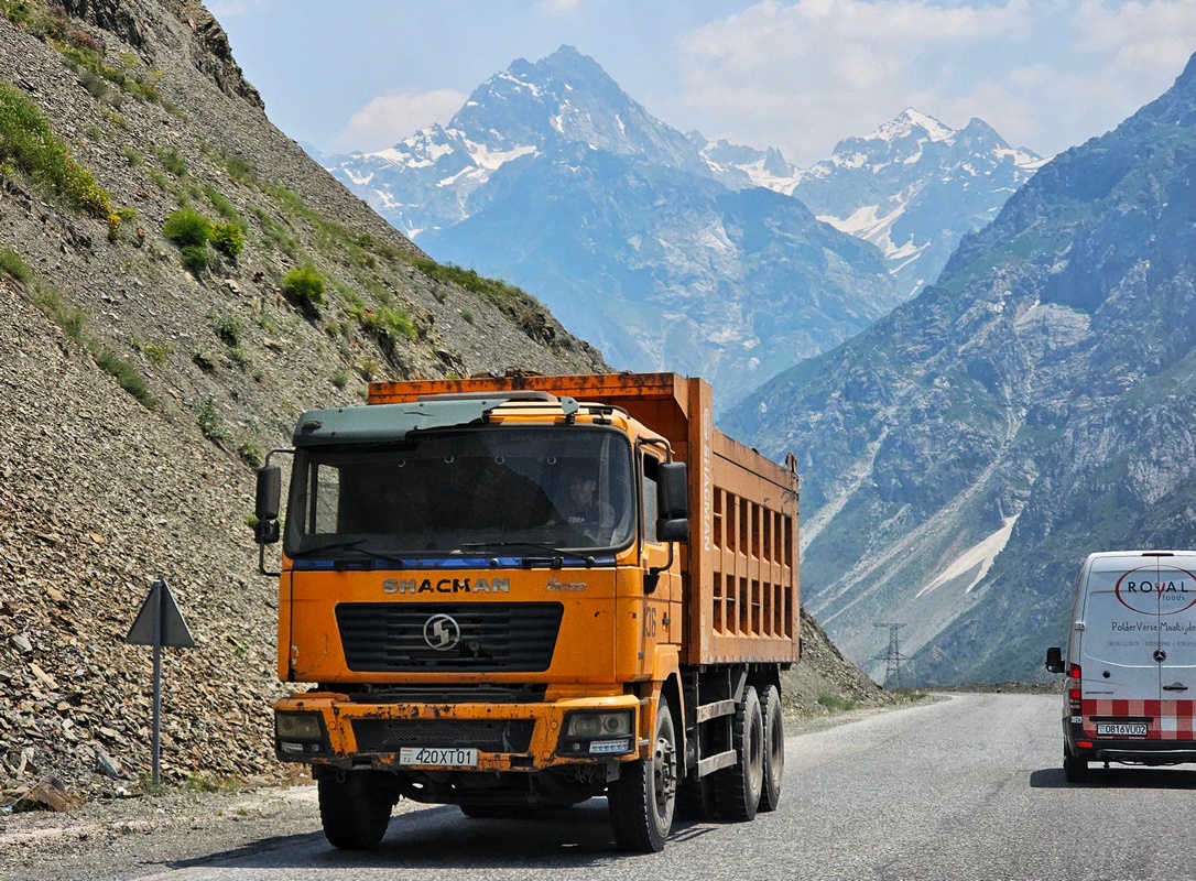 Таджикистан, № 420 XT 01 — Shaanxi Shacman F2000 SX325x