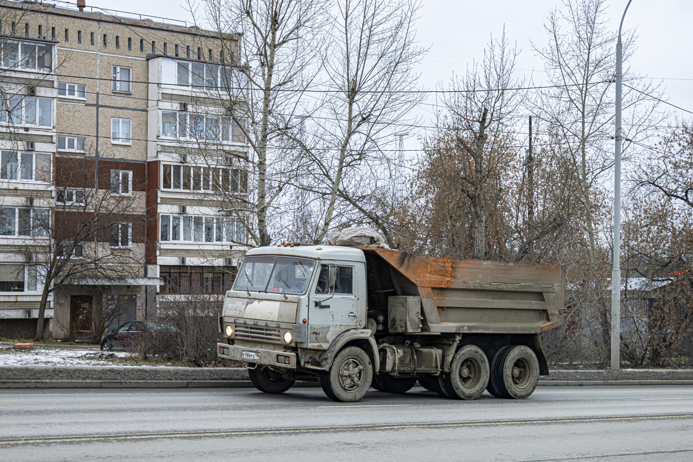 Свердловская область, № Е 986 РХ 196 — КамАЗ-55111 [551110]