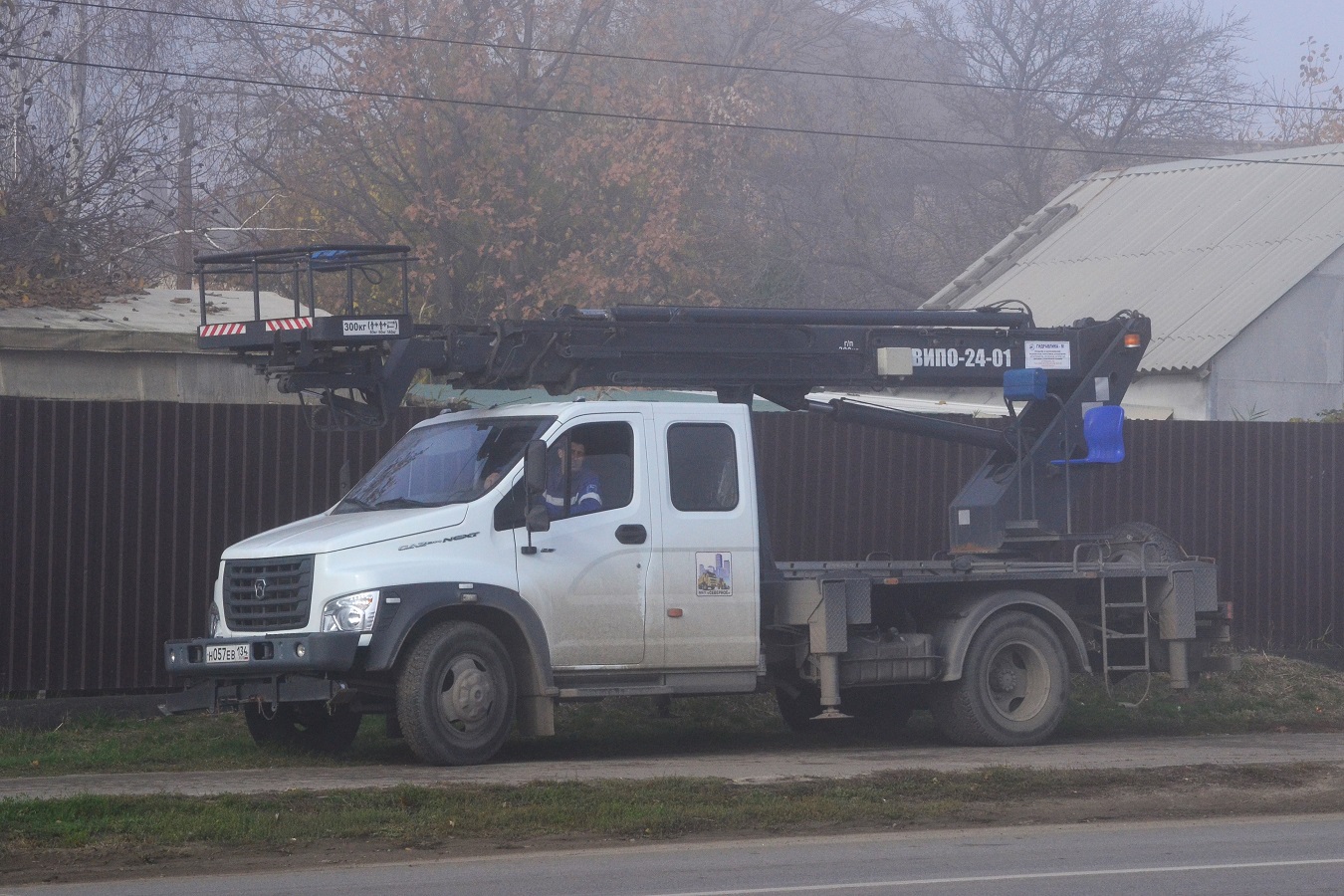 Волгоградская область, № Н 057 ЕВ 134 — ГАЗ-C42R33