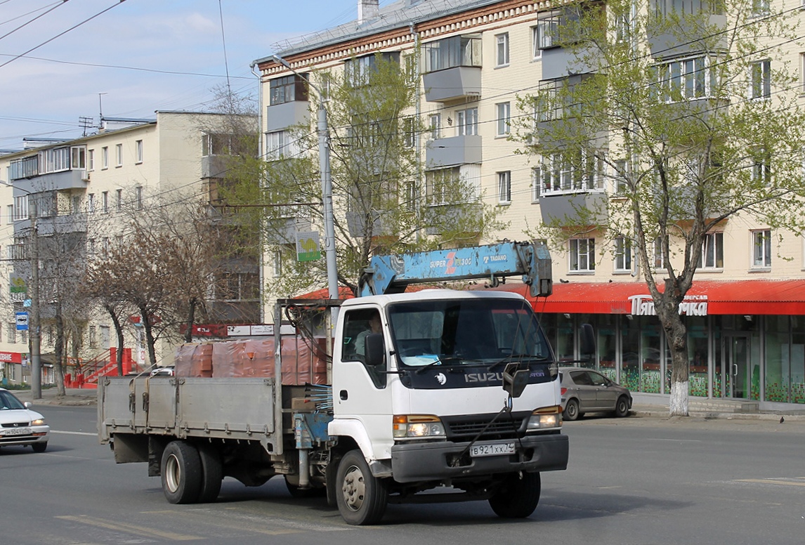 Челябинская область, № В 921 ХХ 74 — Isuzu Elf (общая модель)