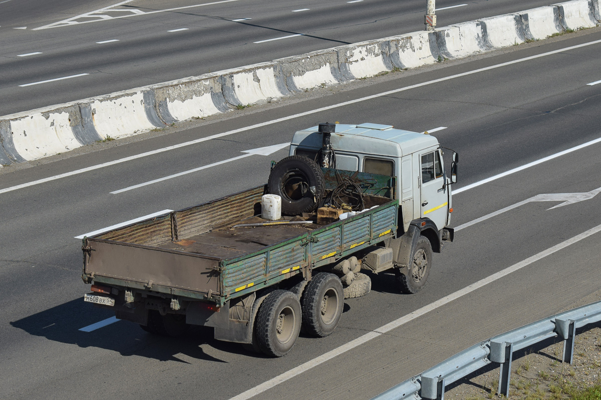 Новосибирская область, № М 608 ВХ 54 — КамАЗ-5320