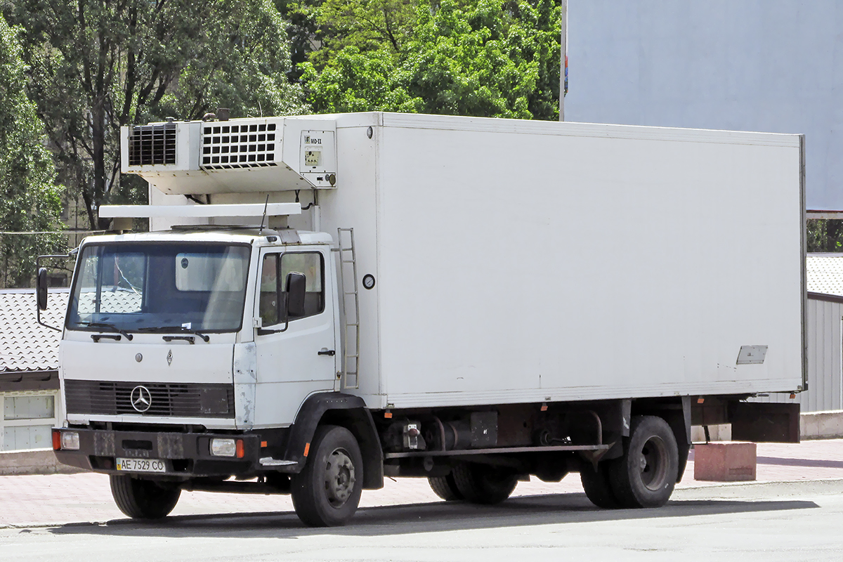 Днепропетровская область, № АЕ 7529 СО — Mercedes-Benz LK 1317