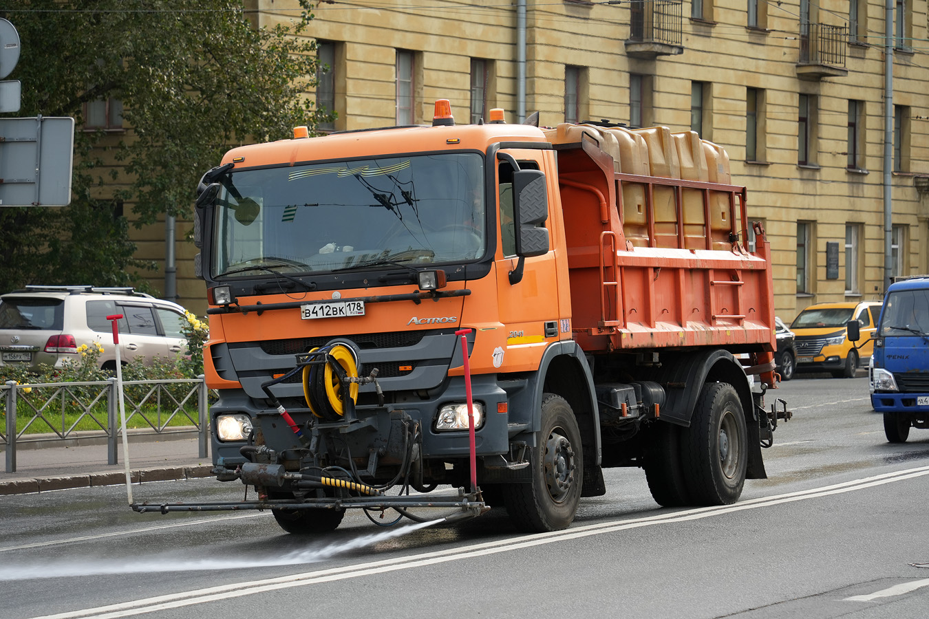 Санкт-Петербург, № 923 — Mercedes-Benz Actros ('2009) 2041