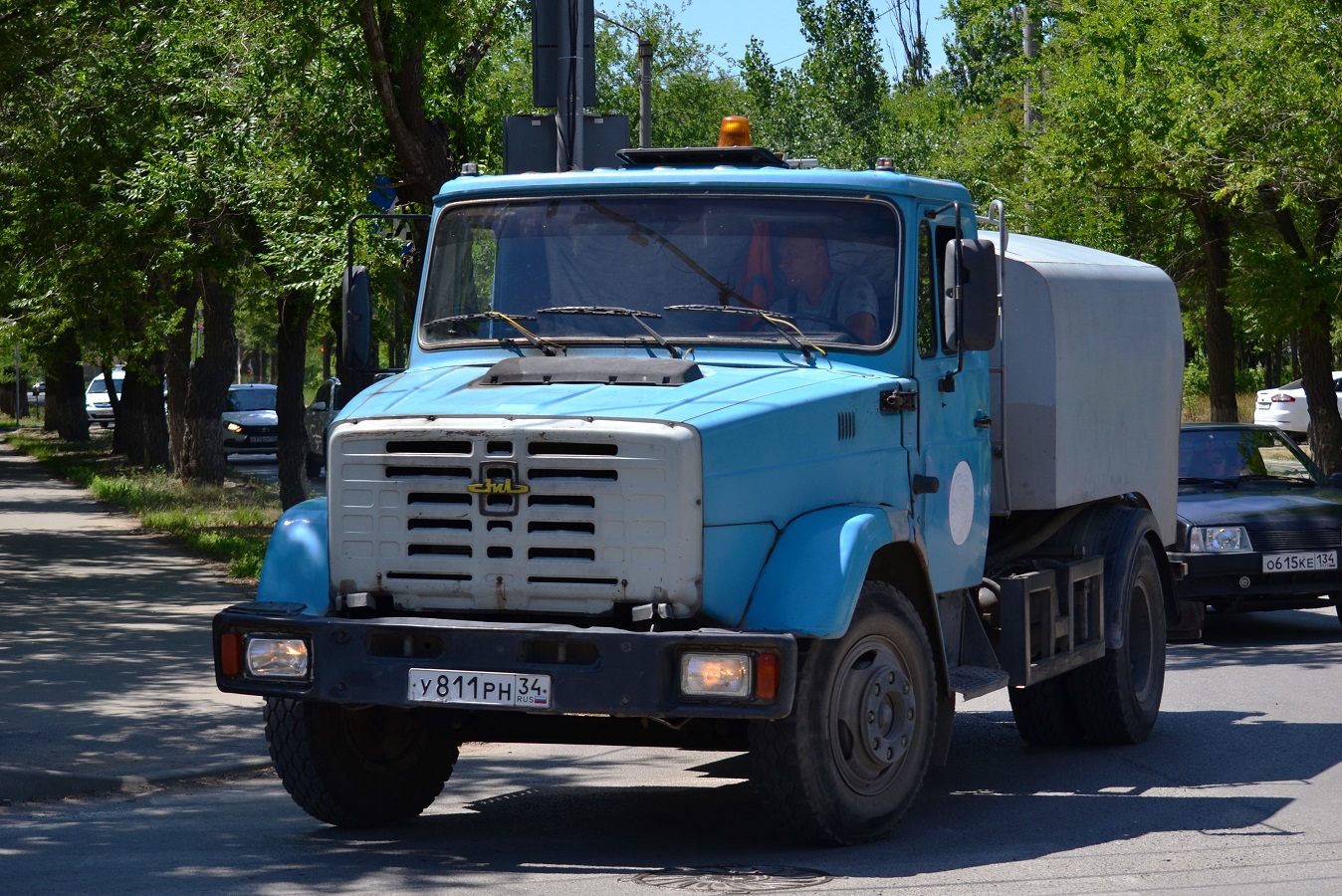Волгоградская область, № У 811 РН 34 — ЗИЛ-433362