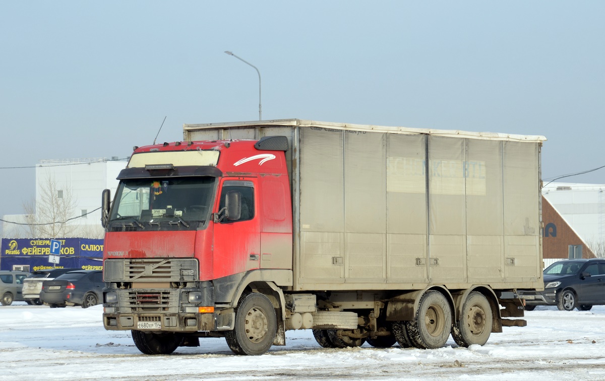Новосибирская область, № Е 680 ХР 154 — Volvo ('1993) FH12.420