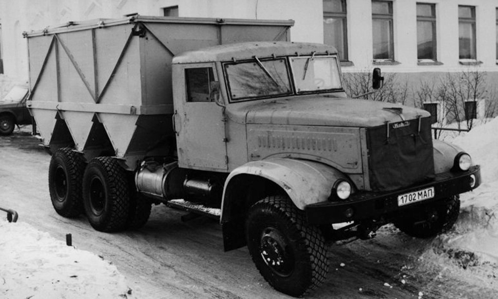 Магаданская область, № 1702 МАП — КрАЗ-256Б; Исторические фотографии (до 2000 года) (Магаданская область)