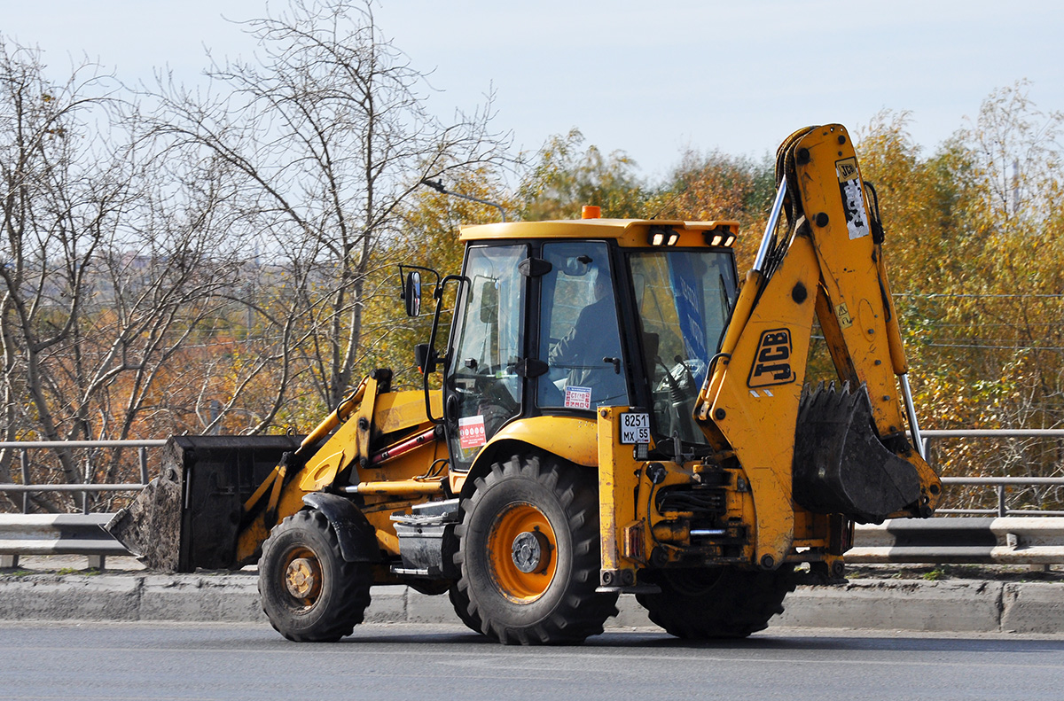 Омская область, № 8251 МХ 55 — JCB 3CX