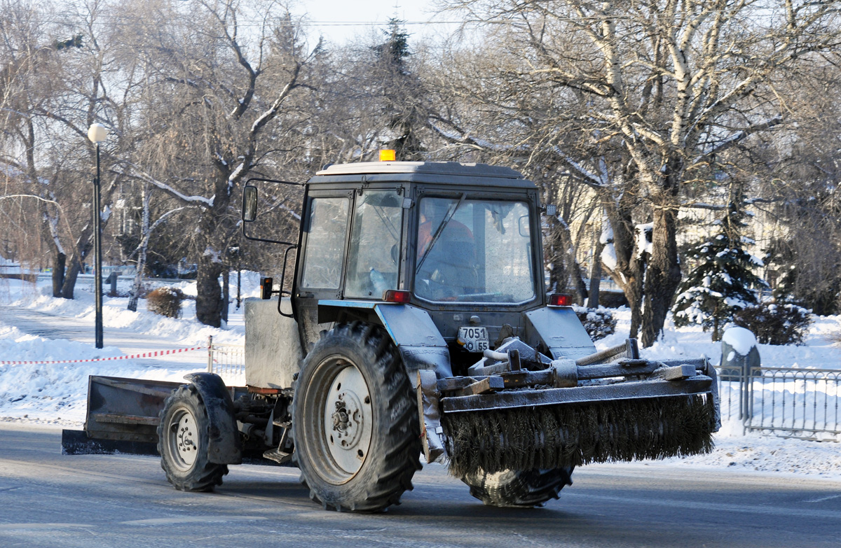 Омская область, № 7051 ОО 55 — Беларус-82.1