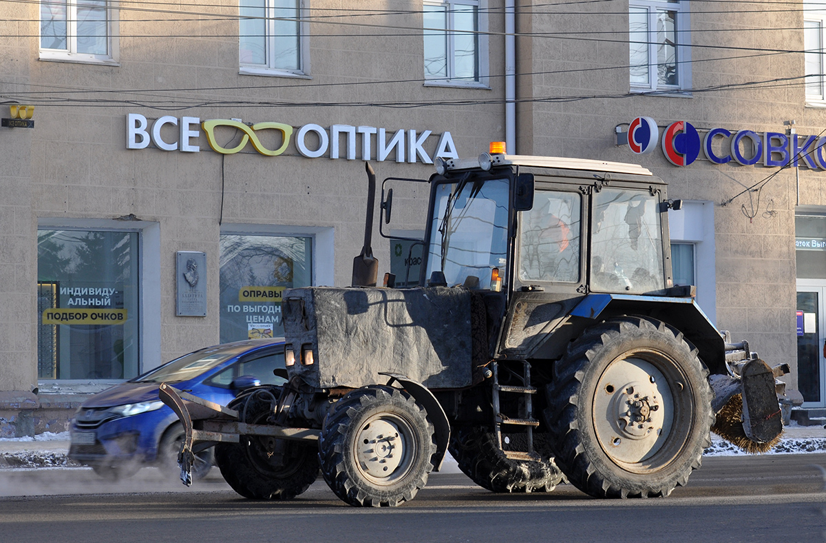 Омская область, № 7051 ОО 55 — Беларус-82.1