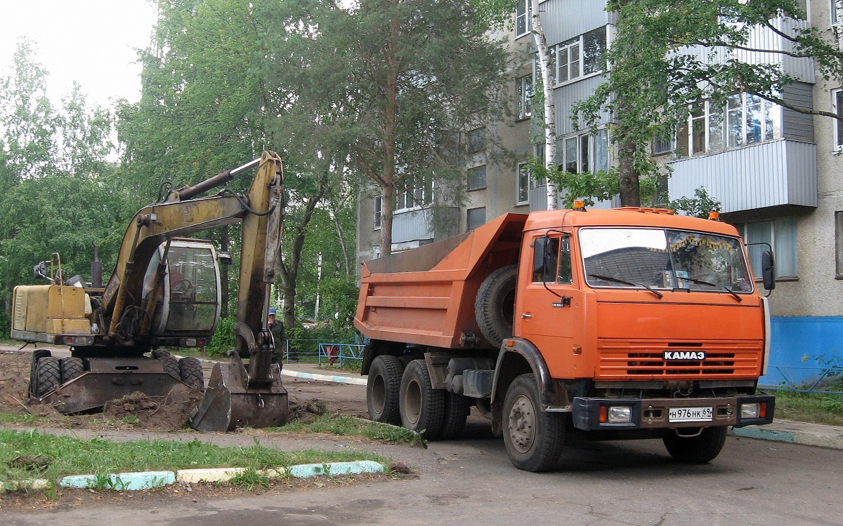 Тверская область, № Н 976 НК 69 — КамАЗ-55111-15 [55111R]; Тверская область — Спецтехника с нечитаемыми на фото номерами