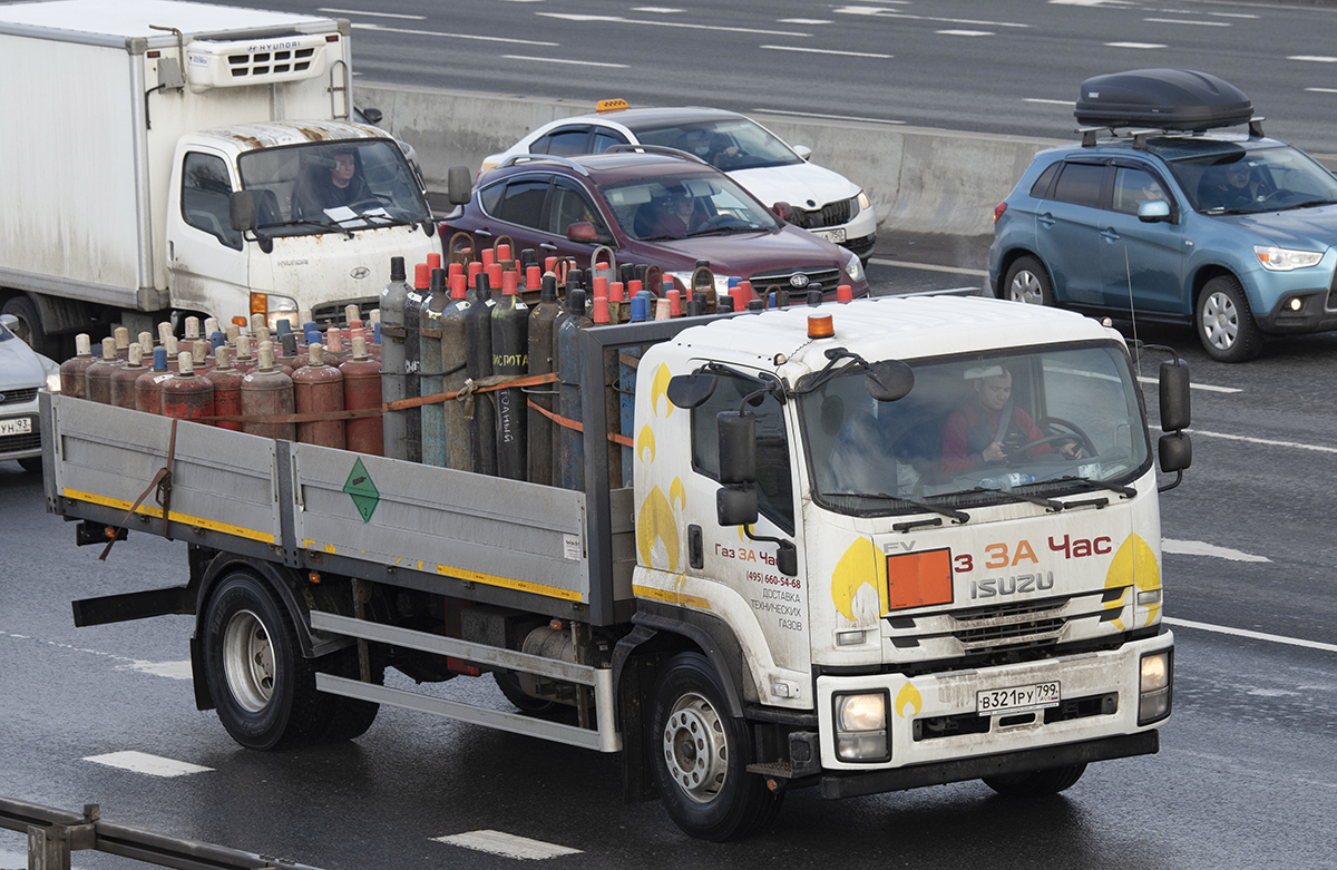 Москва, № В 321 РУ 799 — Isuzu Forward 18.0 [Z7X]
