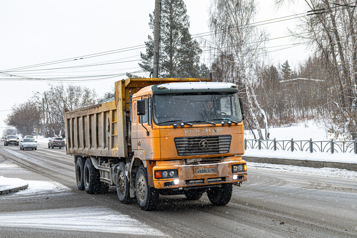 Свердловская область, № Х 326 СУ 196 — Shaanxi Shacman F2000 SX331x