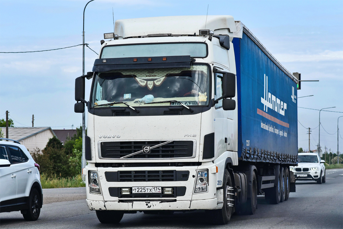 Челябинская область, № Т 225 ТХ 174 — Volvo ('2002) FH12.420