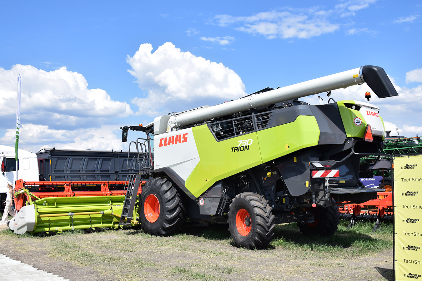 Волгоградская область, № (34) Б/Н СТ 0190 — Claas (общая модель); Волгоградская область — День поля 2025; Транспортные средства без номеров (Волгоградская область); Новая техника (Волгоградская область)