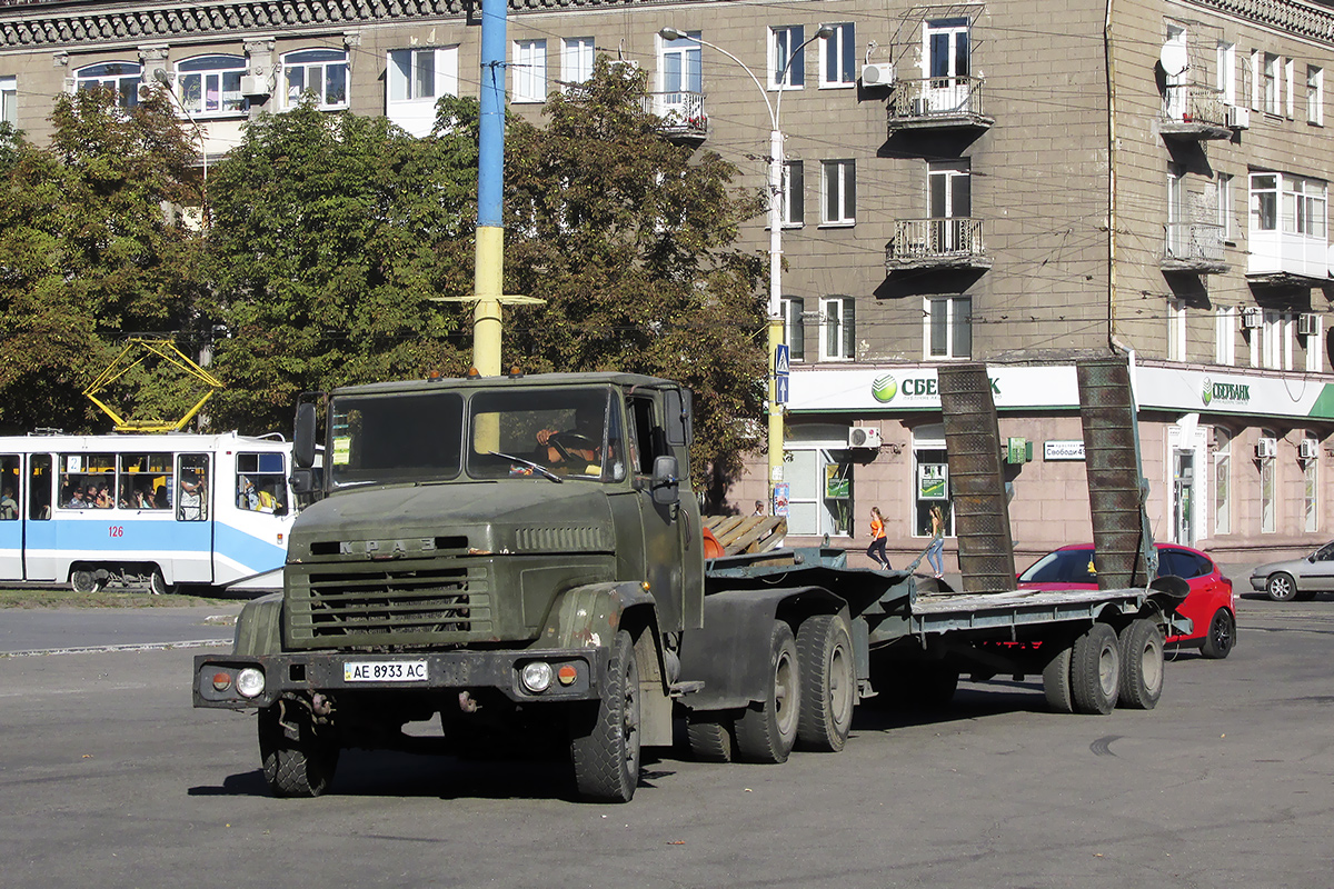 Днепропетровская область, № АЕ 8933 АС — КрАЗ-6444