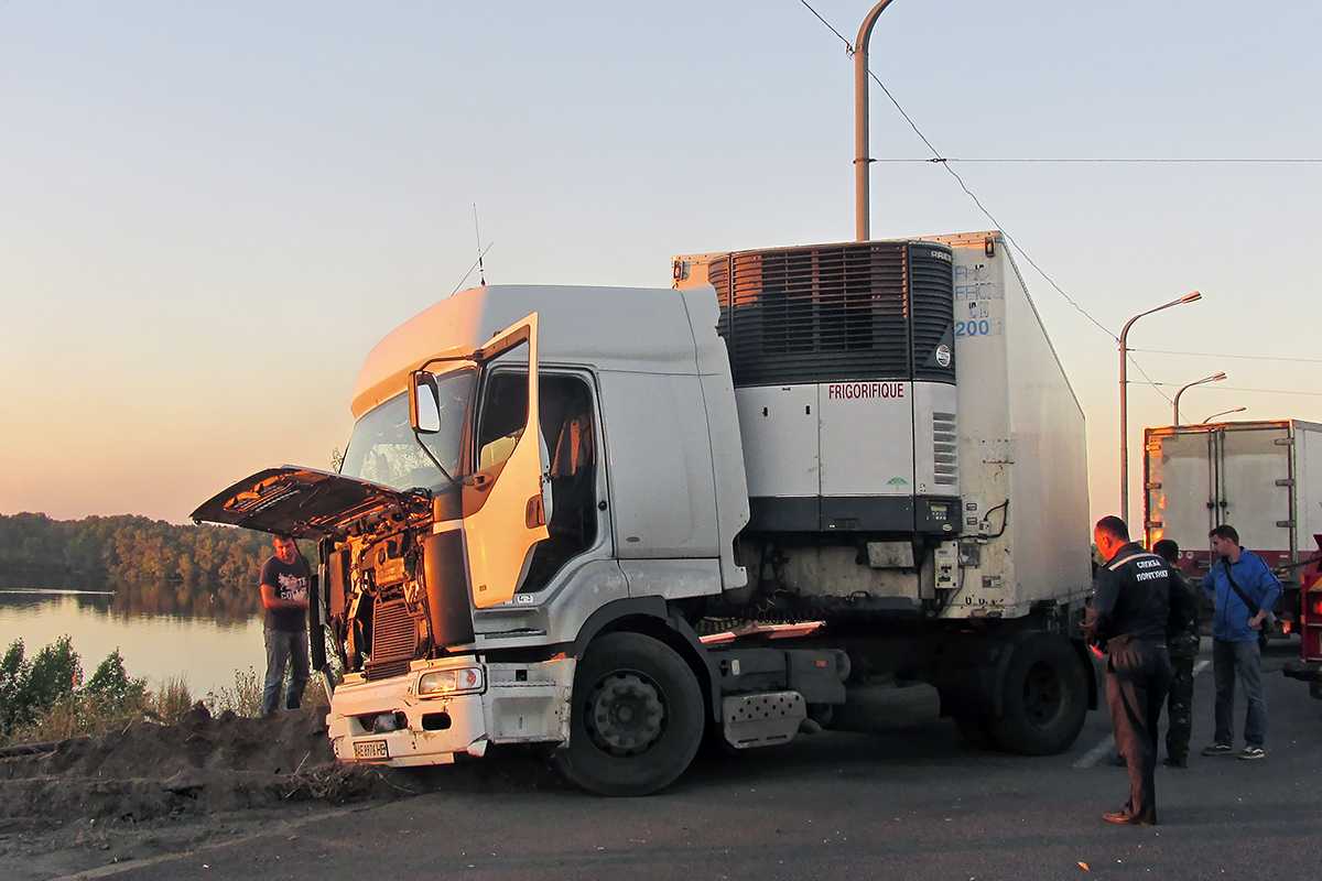 Днепропетровская область, № АЕ 8976 НВ — Renault Premium ('1996)