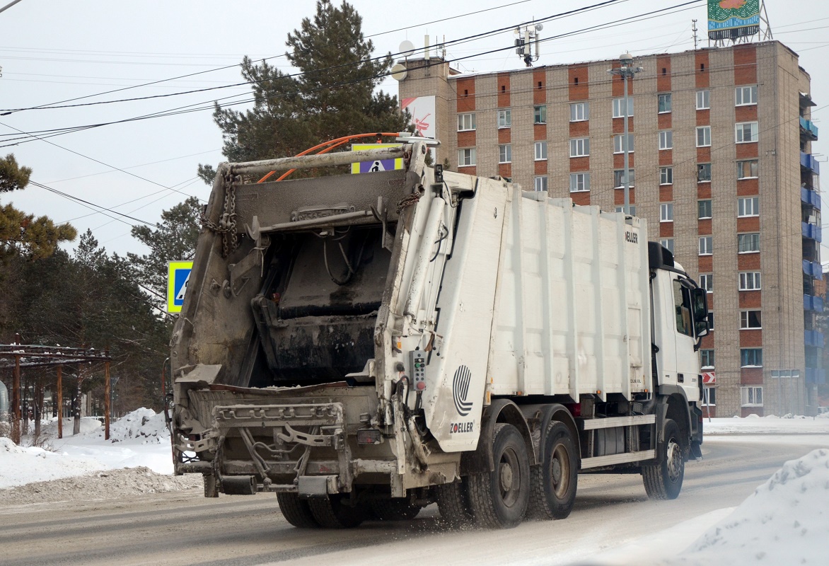 Кемеровская область, № Х 565 ЕА 142 — Mercedes-Benz Actros ('2011)