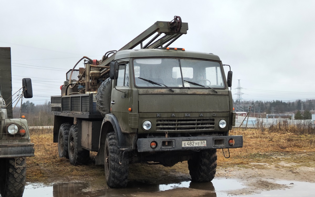 Тверская область, № Е 482 УЕ 69 — КамАЗ-43114 (общая модель)