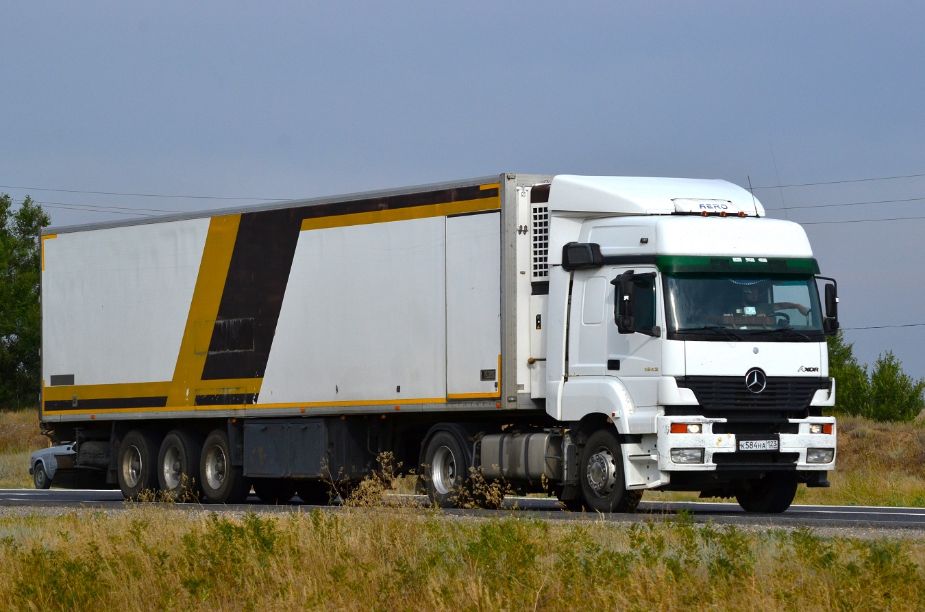 Краснодарский край, № К 584 НА 123 — Mercedes-Benz Axor 1843