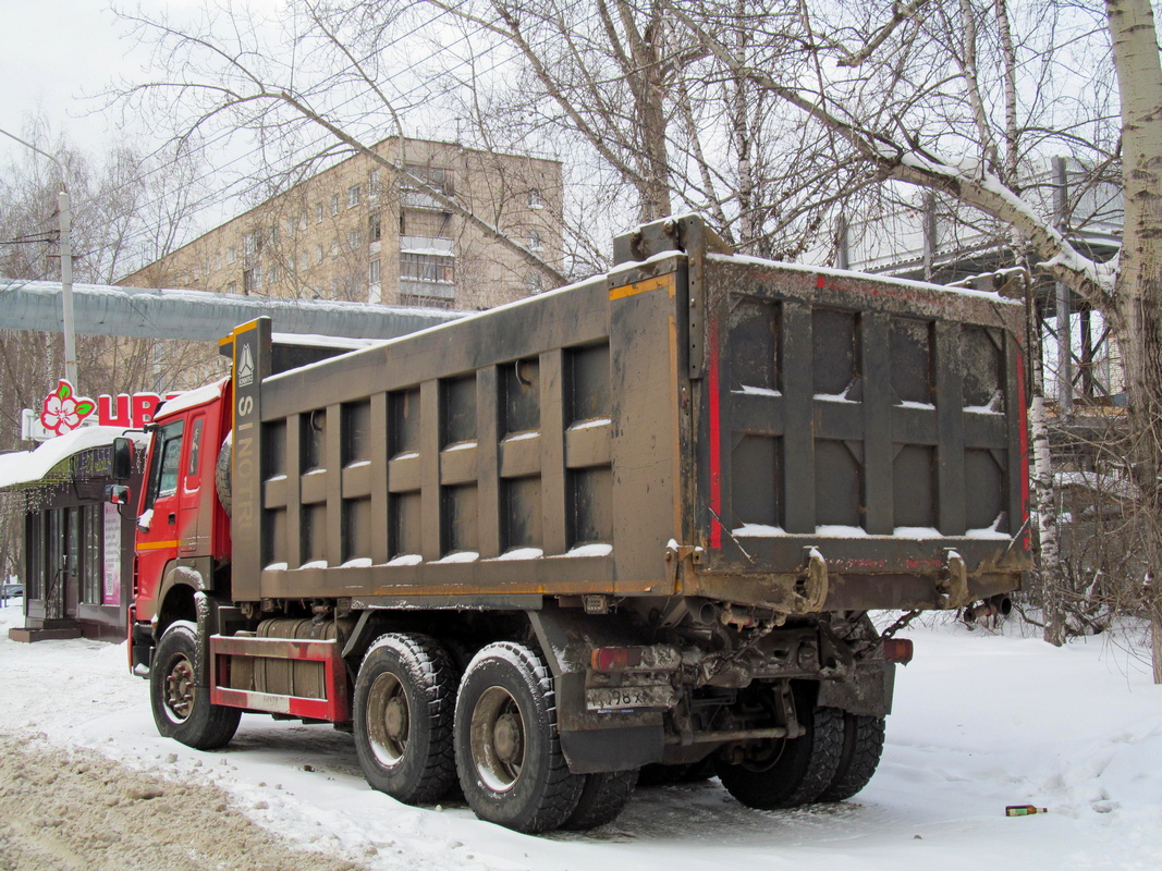 Томская область, № Н 198 ХМ 70 — Howo HW ZZ3327