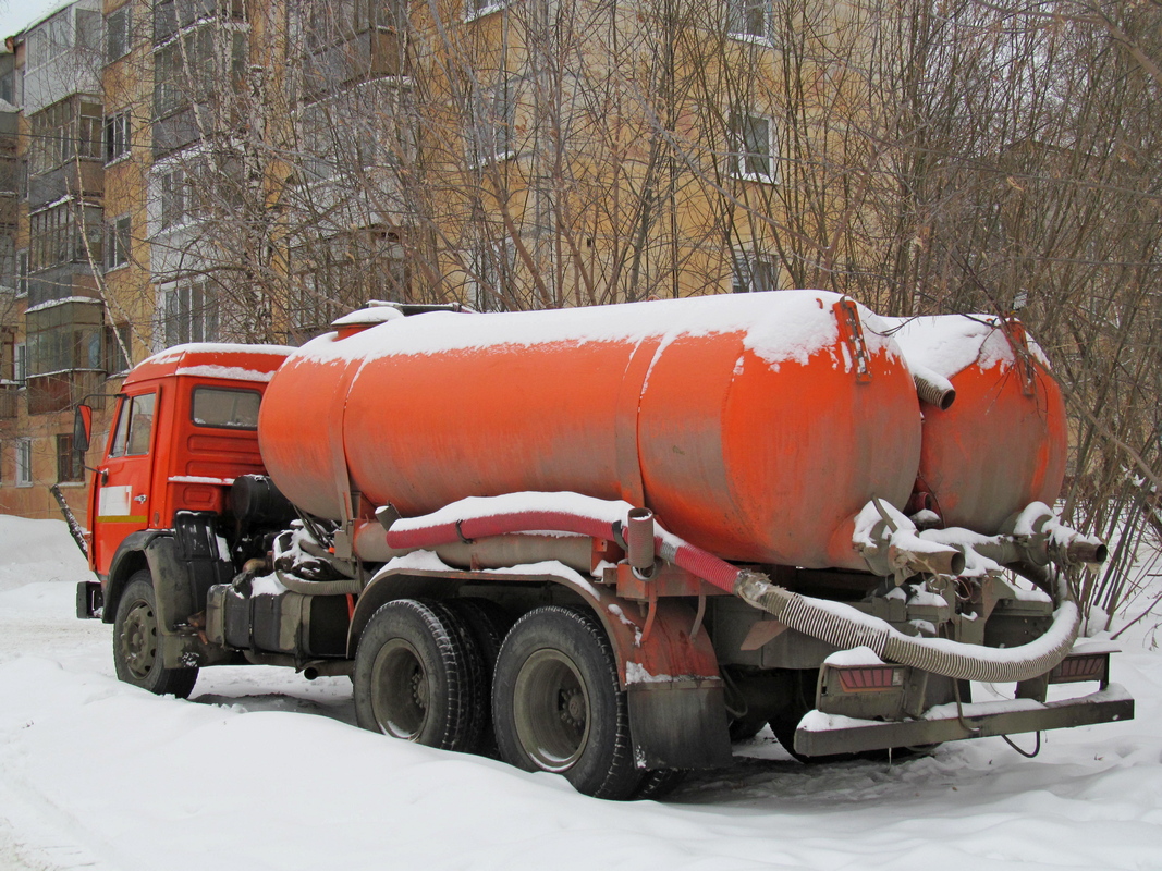 Томская область, № В 198 ОХ 70 — КамАЗ-53215 [532150]
