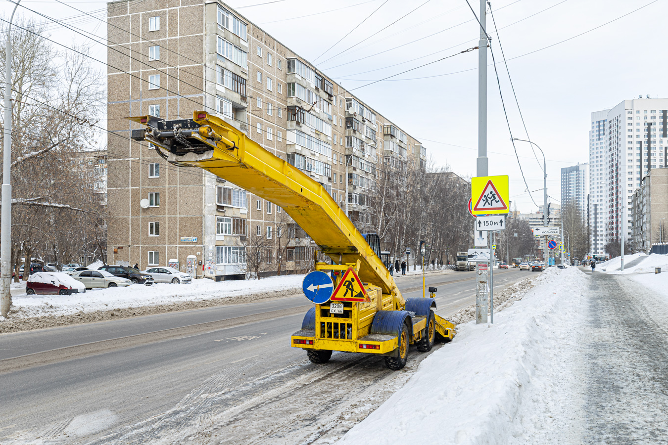 Свердловская область, № 3208 СХ 66 — СнП-17