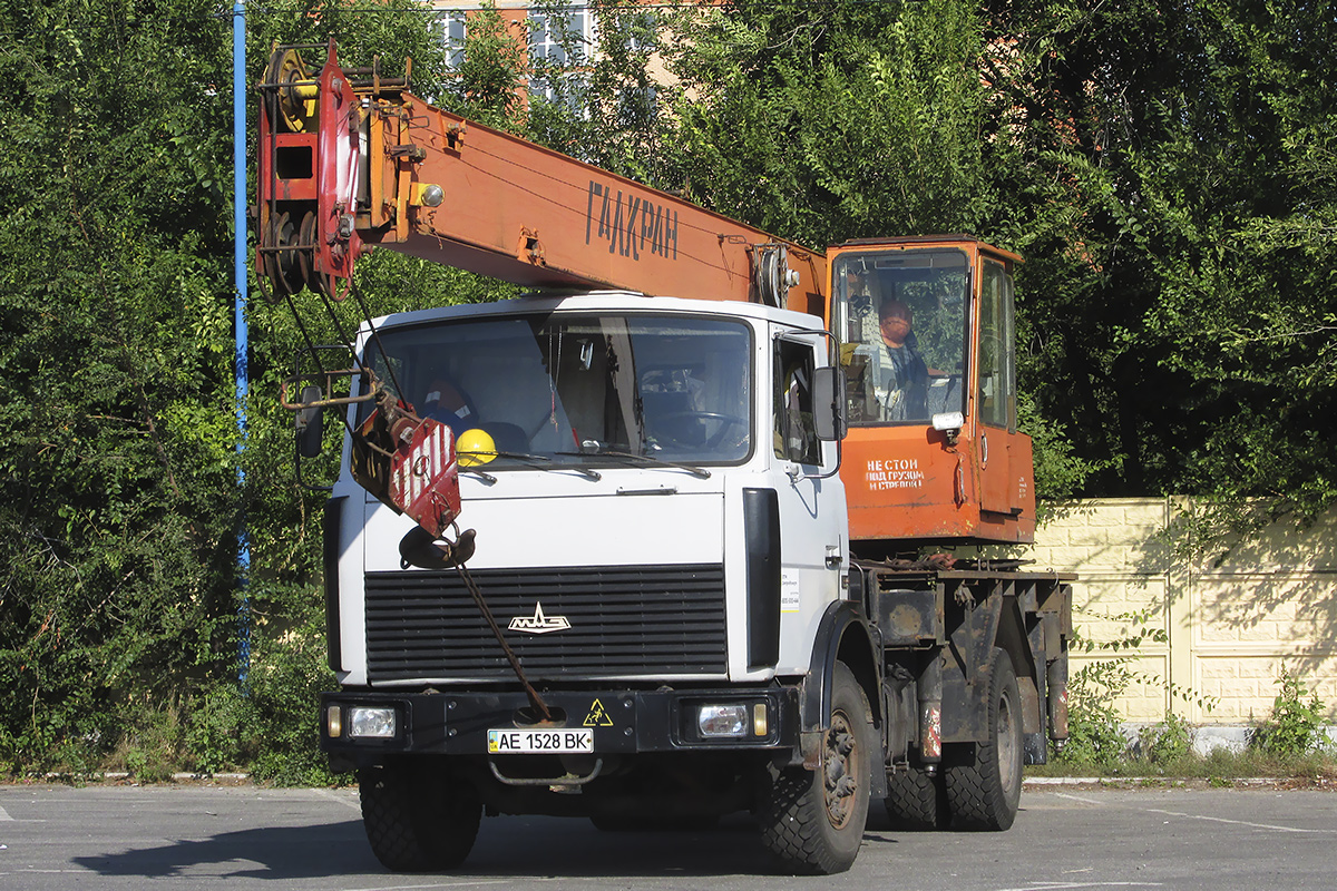 Днепропетровская область, № АЕ 1528 ВК — МАЗ-5337 [533700]