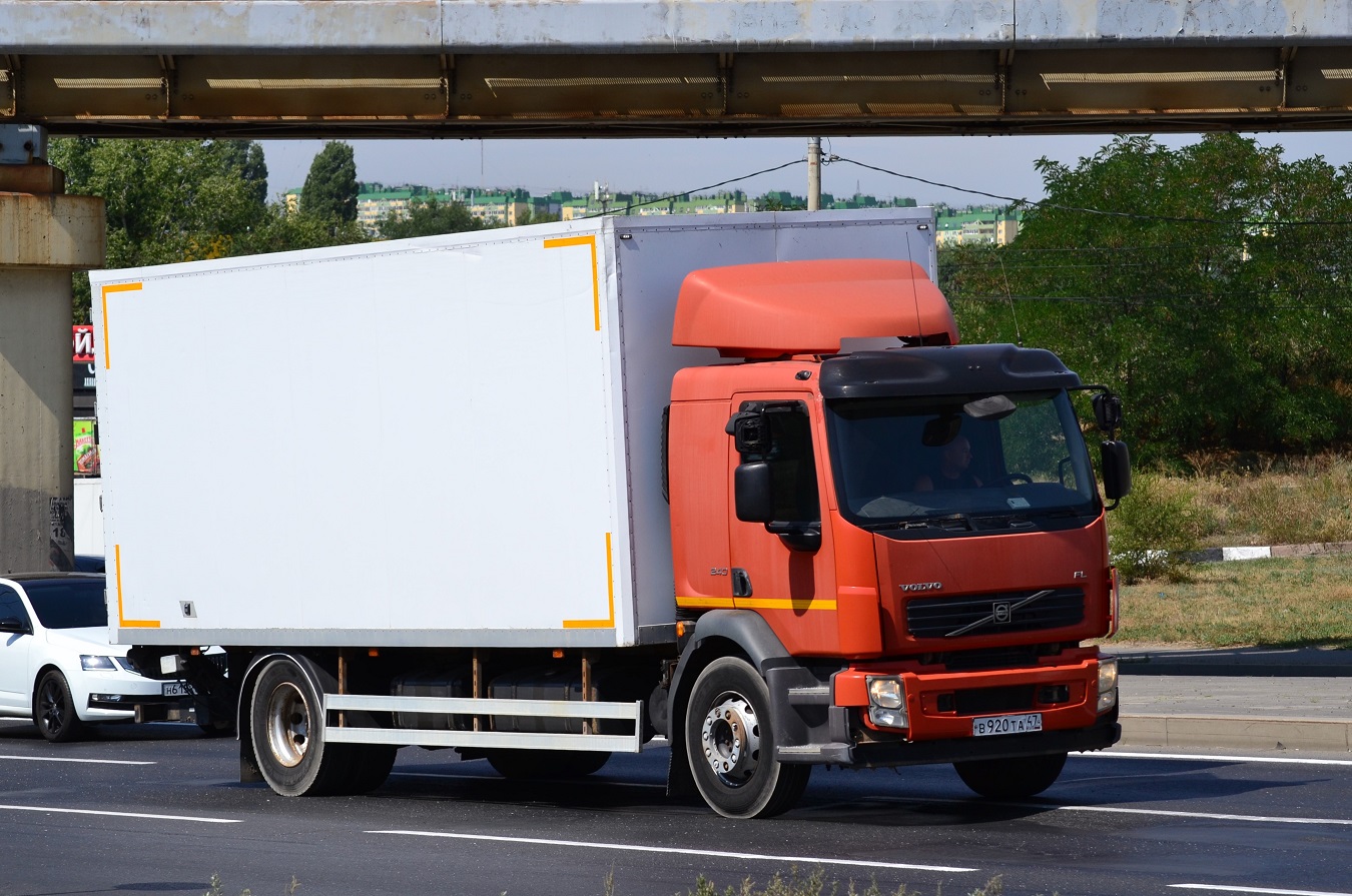 Ленинградская область, № В 920 ТА 47 — Volvo ('2006) FL