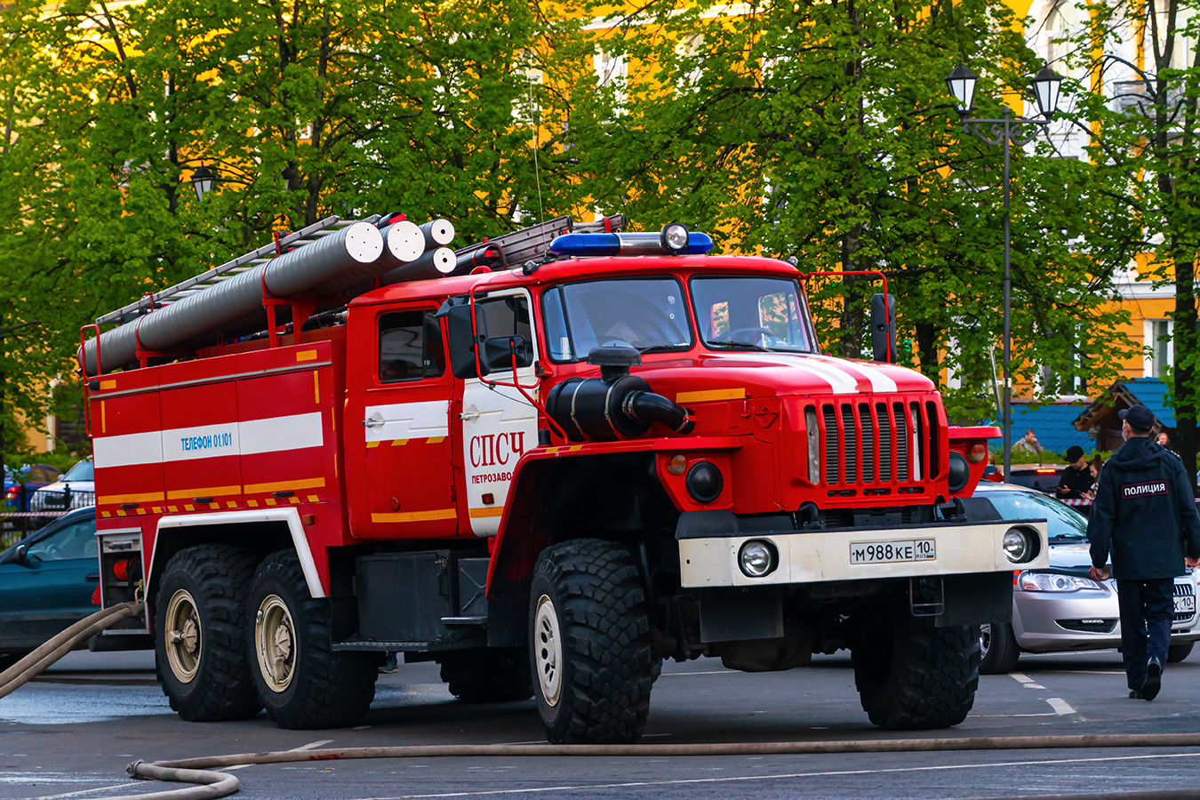 Карелия, № М 988 КЕ 10 — Урал-5557-70
