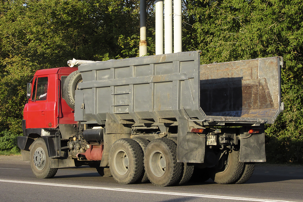 Днепропетровская область, № 064-17 АВ — Tatra 815 S1 A