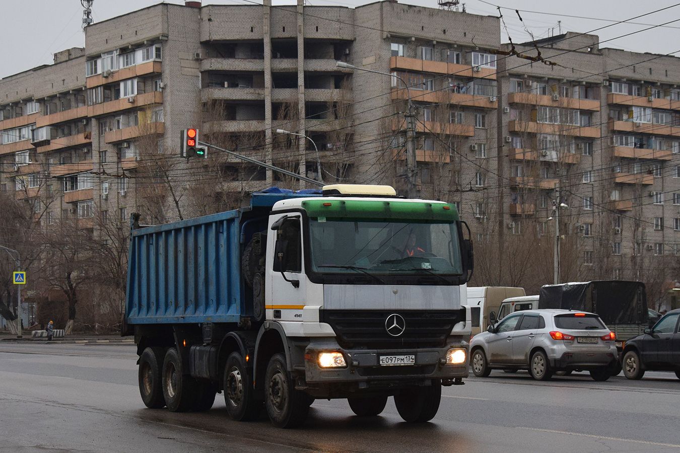 Волгоградская область, № Е 097 РМ 134 — Mercedes-Benz Actros ('2003) 4141