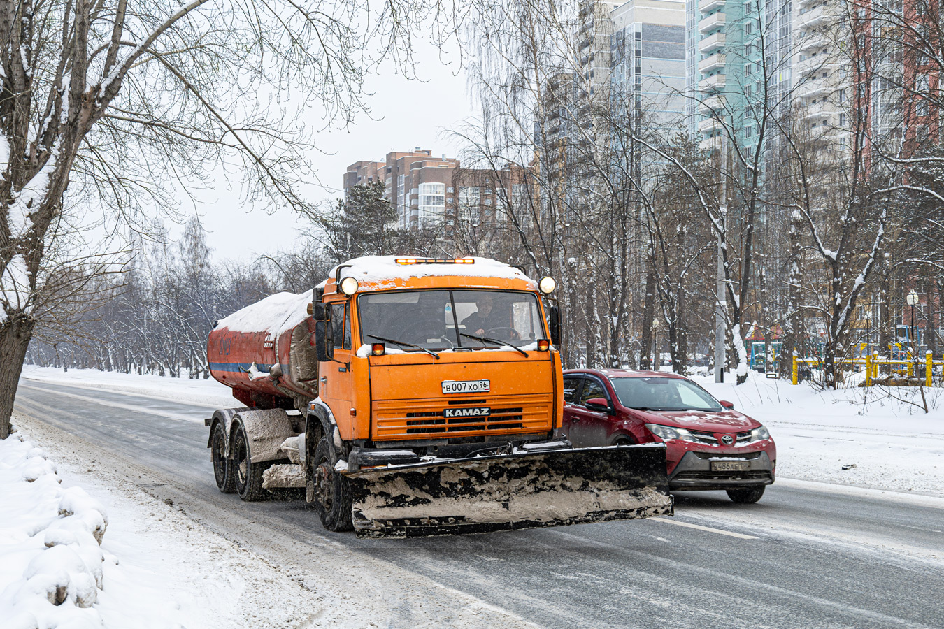 Свердловская область, № В 007 ХО 96 — КамАЗ-53215-15 [53215R]