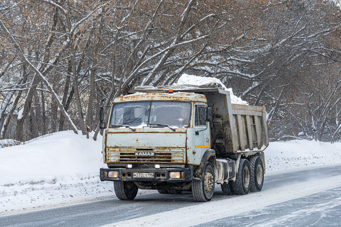 Свердловская область, № М 332 СТ 196 — КамАЗ-55111-01 [55111A]