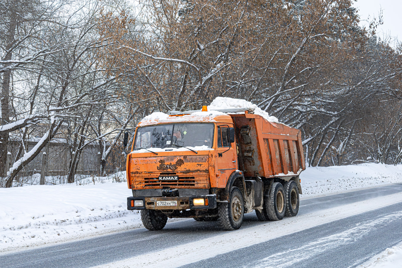 Свердловская область, № С 702 ХН 196 — КамАЗ-65115 [651150]