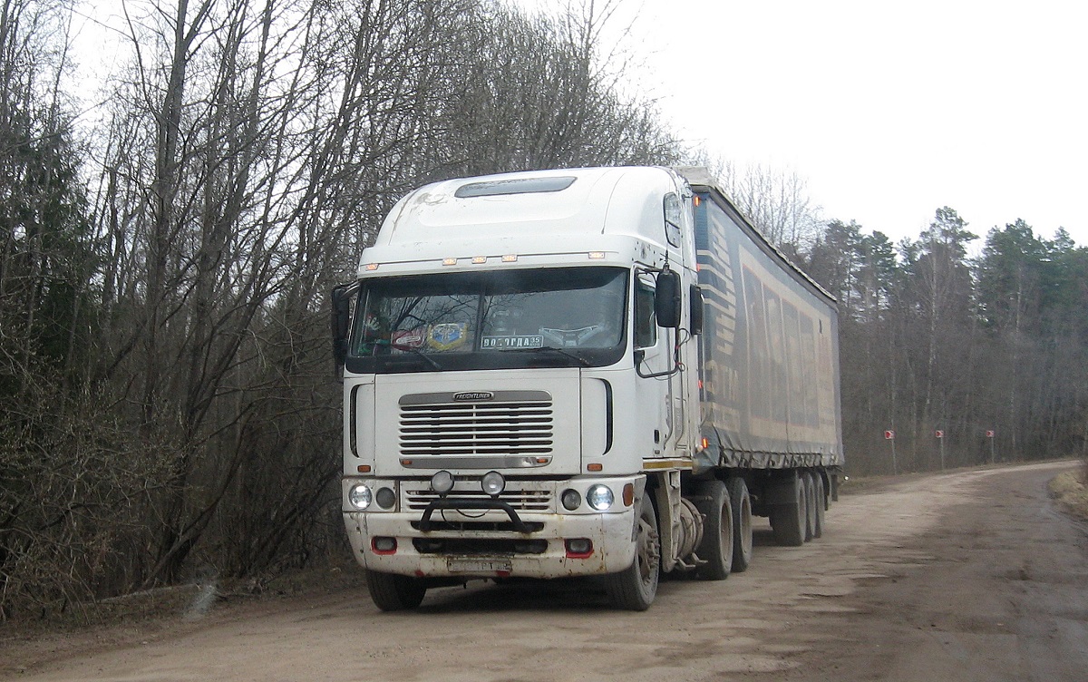 Вологодская область, № Е 481 РТ 35 — Freightliner Argosy