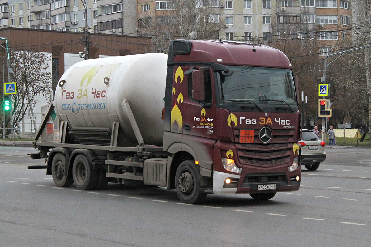 Москва, № У 483 АО 977 — Mercedes-Benz Actros ('2011) 1843