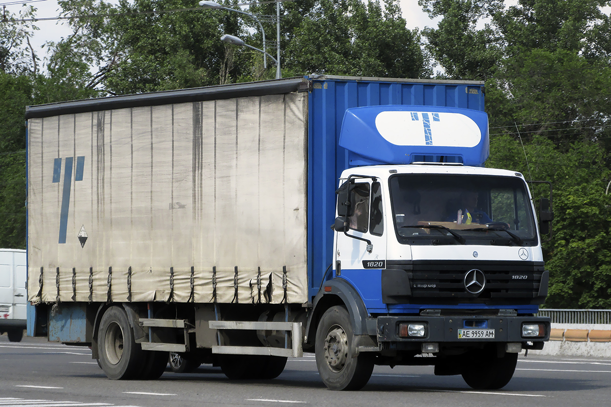 Днепропетровская область, № АЕ 9959 АМ — Mercedes-Benz SK 1820