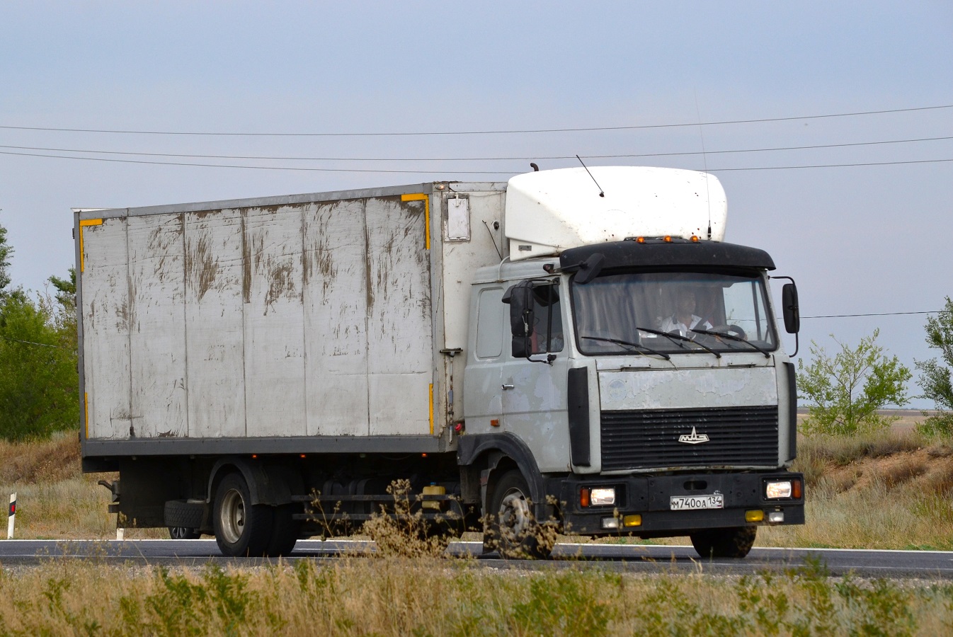 Волгоградская область, № М 740 ОА 134 — МАЗ-437040