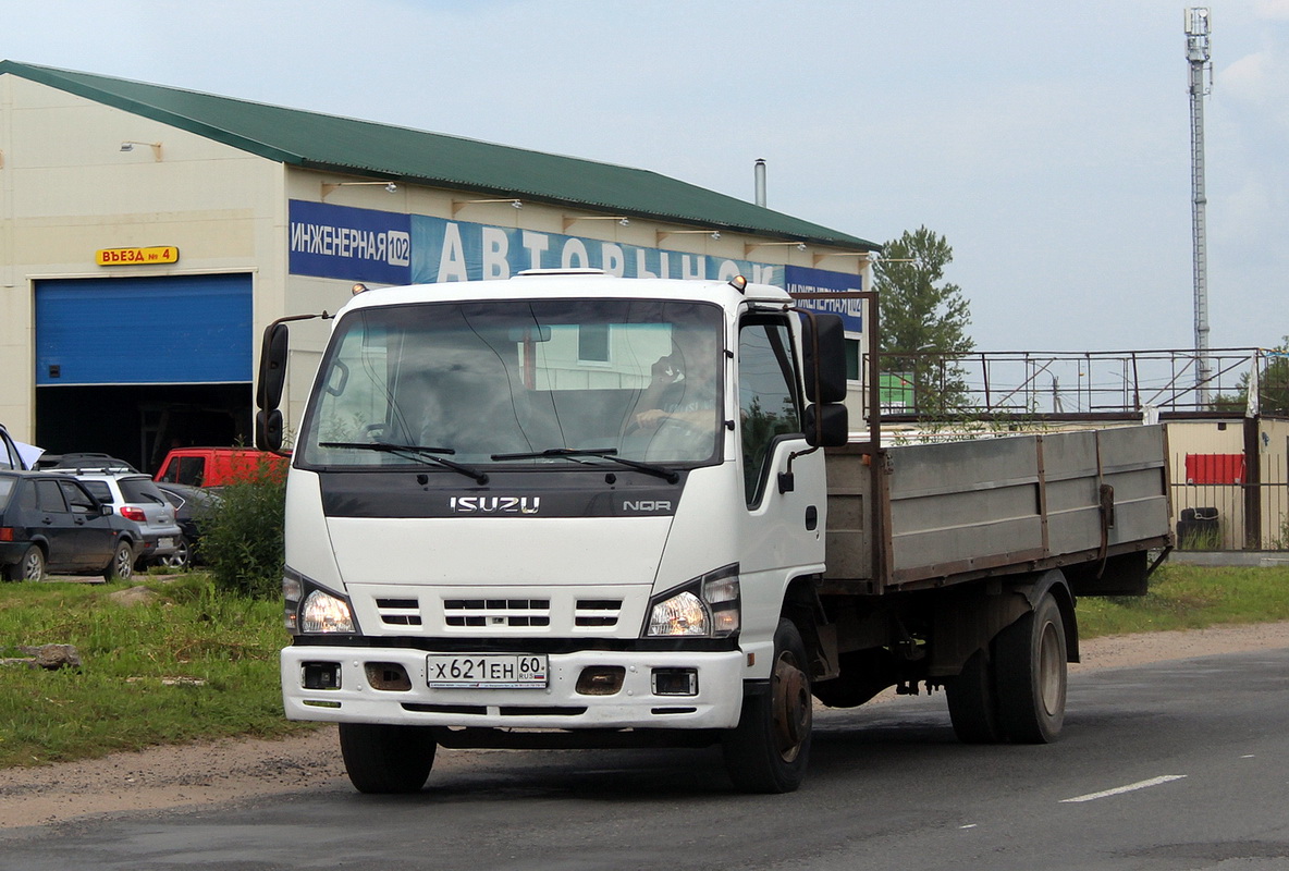 Псковская область, № Х 621 ЕН 60 — Isuzu NQR75 [Z7X]