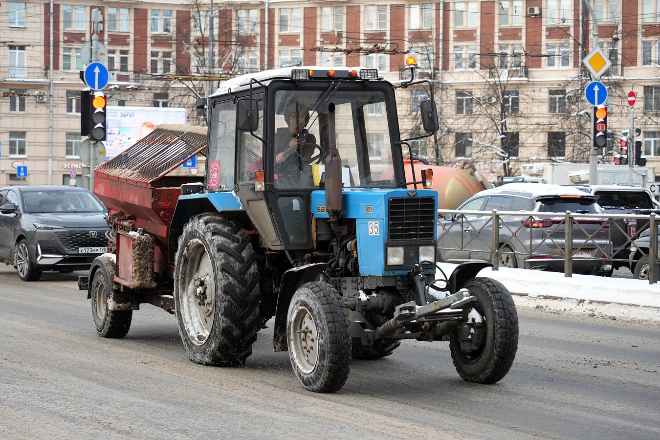 Санкт-Петербург, № 35 — Беларус-82.1