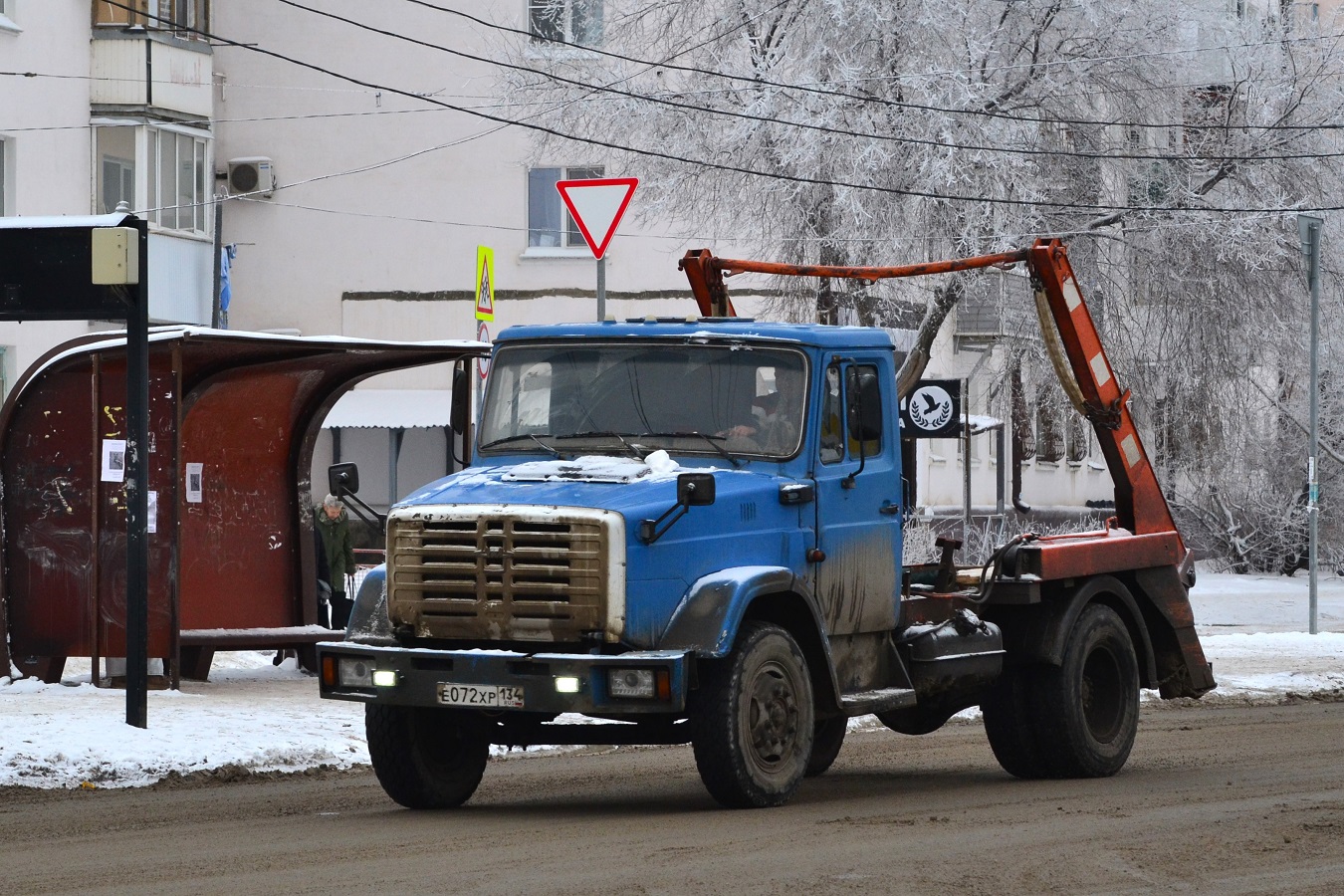 Волгоградская область, № Е 072 ХР 134 — ЗИЛ-497442