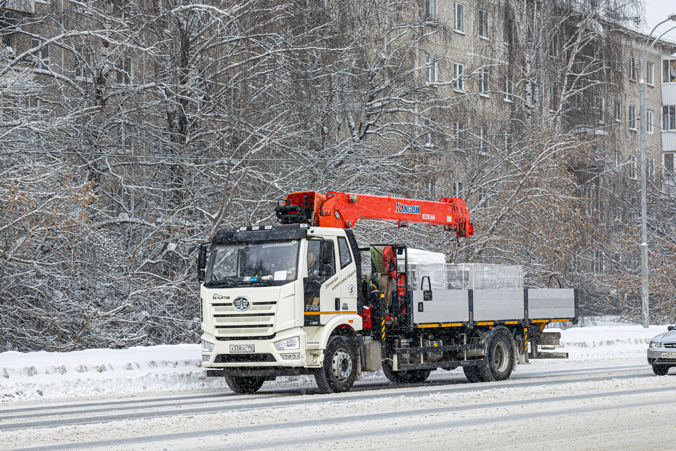 Свердловская область, № Х 338 ОС 196 — FAW J6 (общая модель)