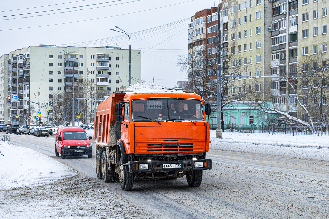 Свердловская область, № Е 445 ВР 196 — КамАЗ-65115 [651150]