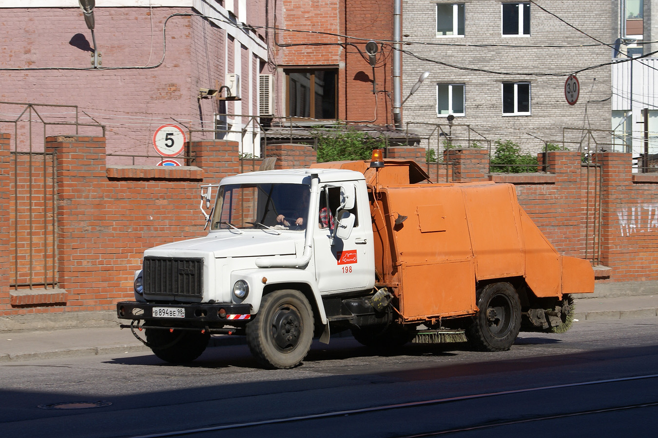 Санкт-Петербург, № 198 — ГАЗ-3309