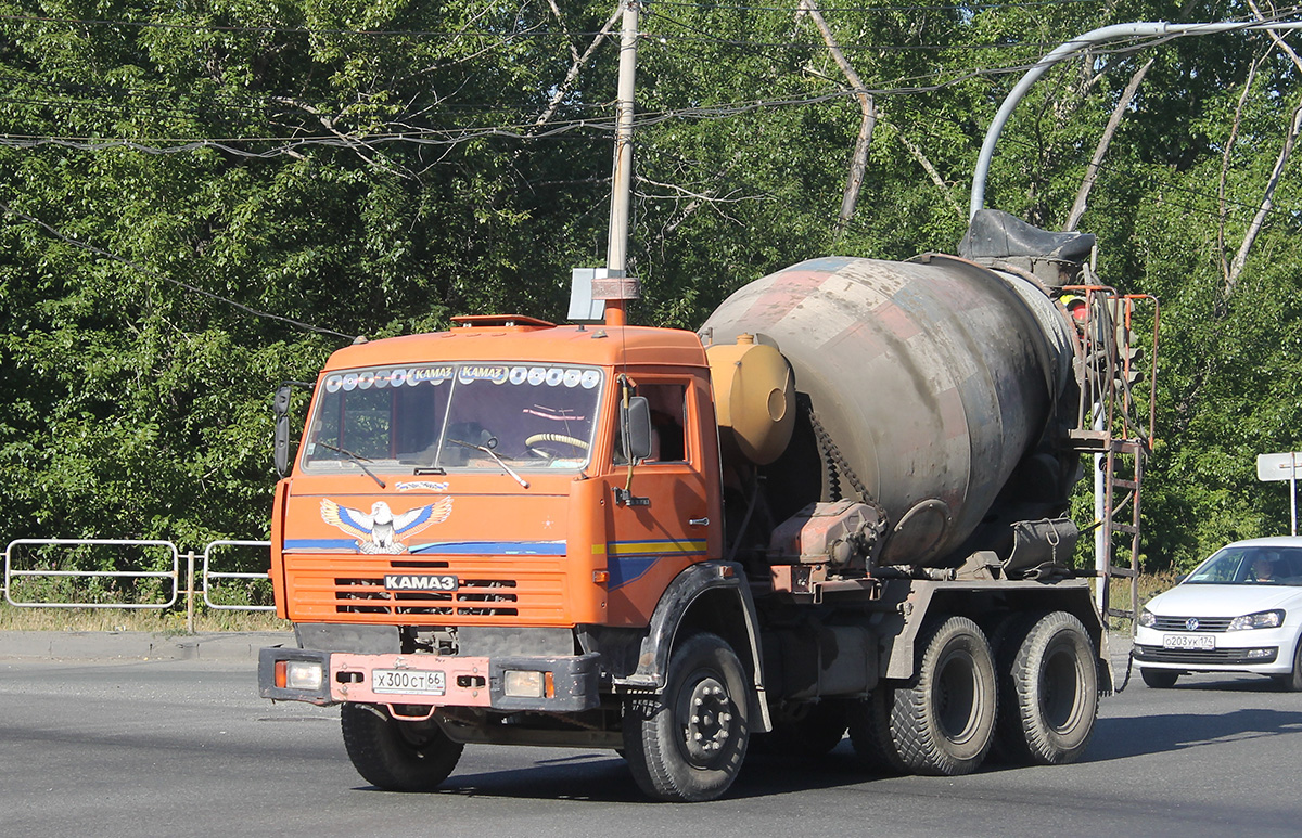 Челябинская область, № Х 300 СТ 66 — КамАЗ-55111-15 [55111R]