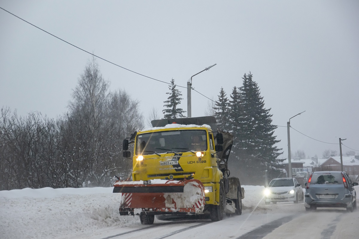 Удмуртия, № Р 803 АУ 18 — КамАЗ-65115-A4(23)